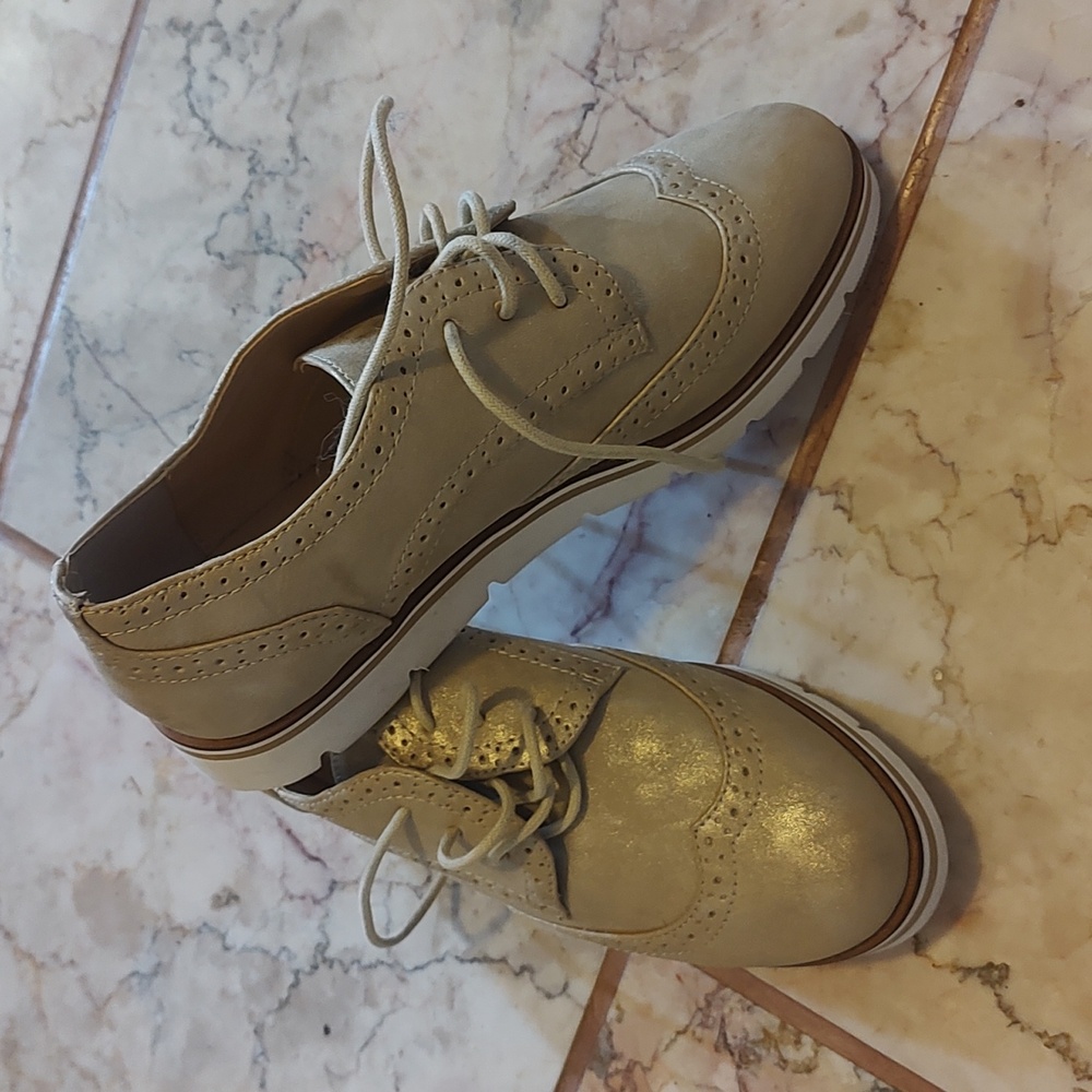 New White mountain Wing tip shoes